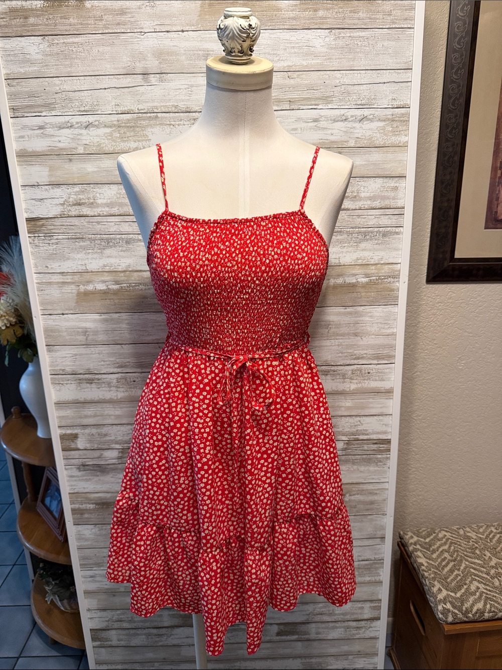 Red Spaghetti-Strap dainty white flowers Smocked dress with pockets